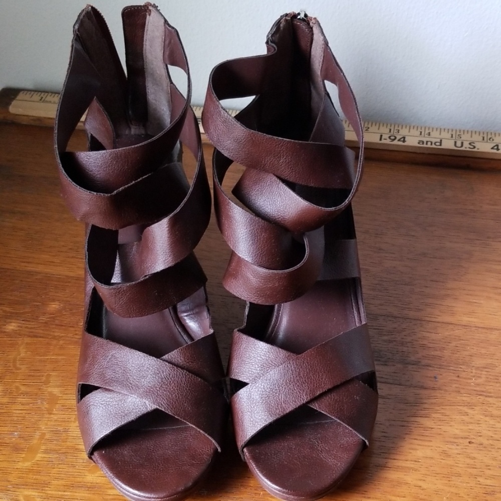 Mossimo brown wedge sandals